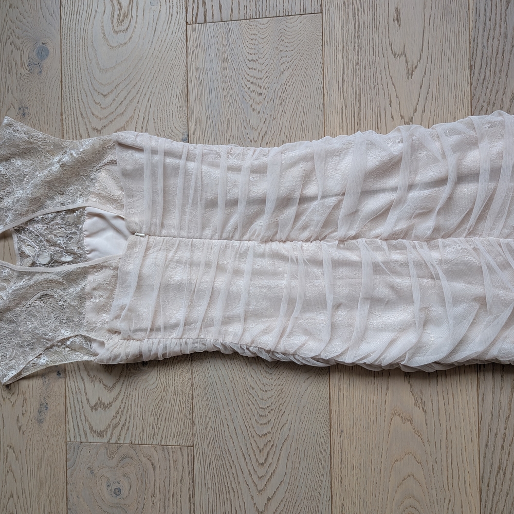 bebe Lace-Trimmed Ruched Chemise in Cream